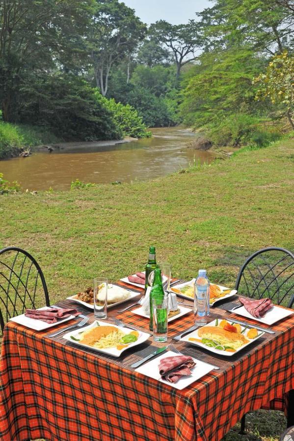 Bullbush River Camp Kihihi Bagian luar foto
