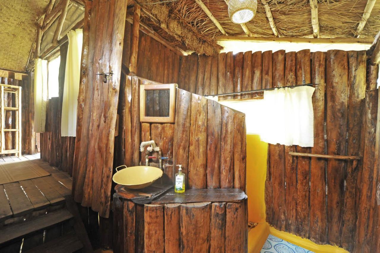 Bullbush River Camp Kihihi Bagian luar foto