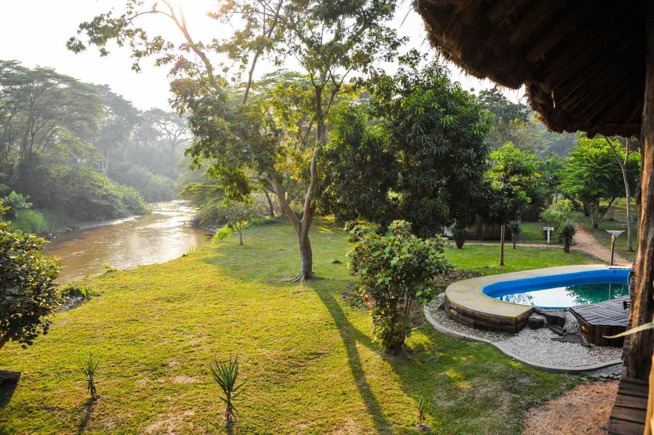Bullbush River Camp Kihihi Bagian luar foto