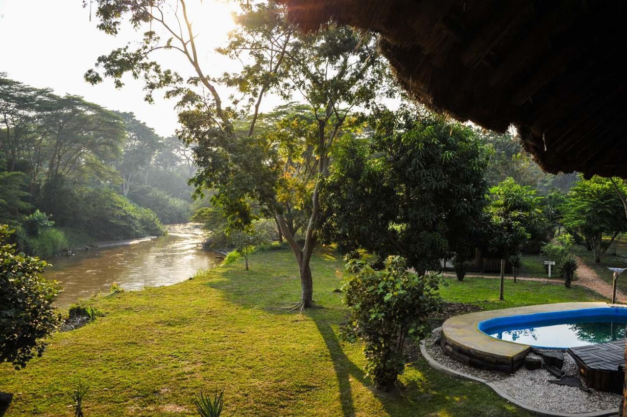 Bullbush River Camp Kihihi Bagian luar foto