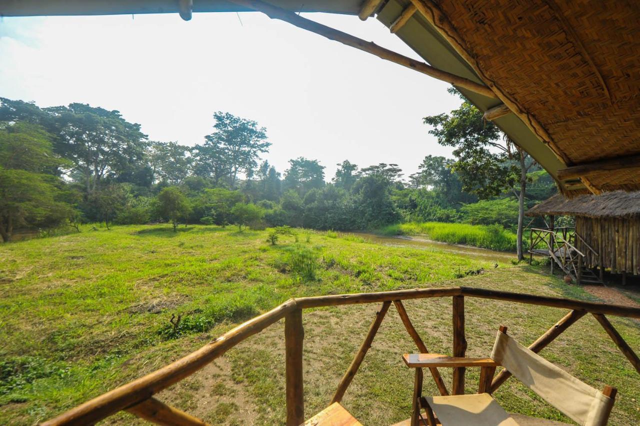 Bullbush River Camp Kihihi Bagian luar foto