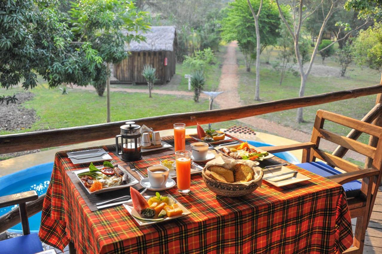 Bullbush River Camp Kihihi Bagian luar foto
