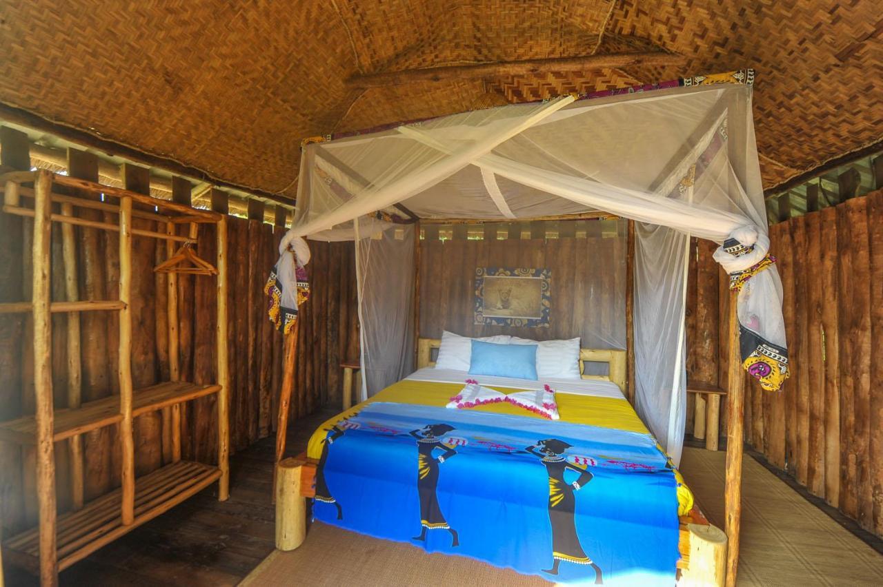 Bullbush River Camp Kihihi Bagian luar foto