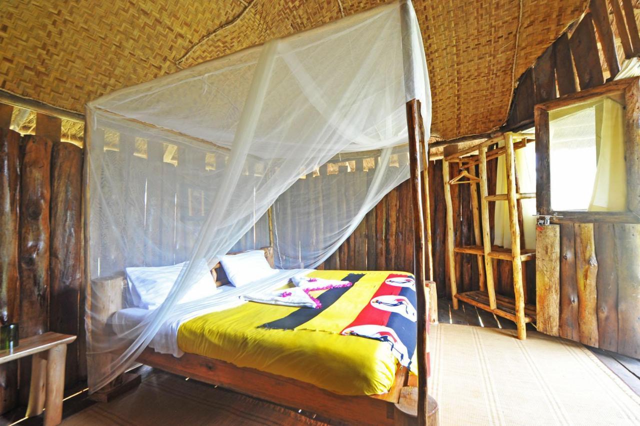 Bullbush River Camp Kihihi Bagian luar foto